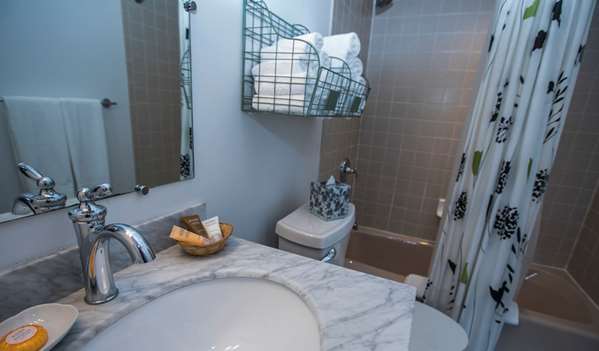 Suite - Abbey Resort Fontana