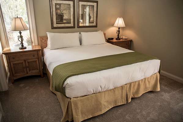 Suite - Abbey Resort Fontana