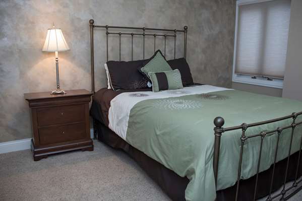 Suite - Abbey Resort Fontana