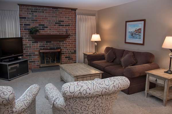 Suite - Abbey Resort Fontana