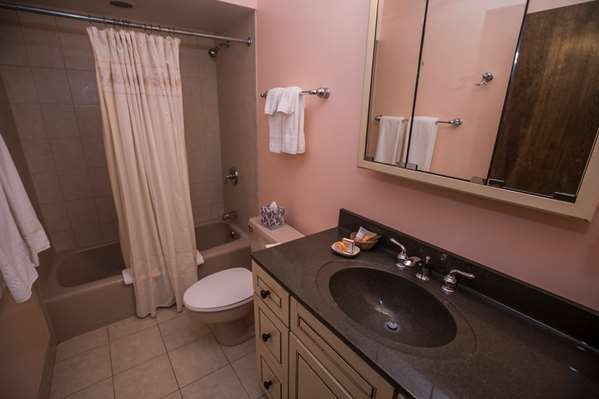 Suite - Abbey Resort Fontana