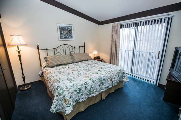 Suite - Abbey Resort Fontana