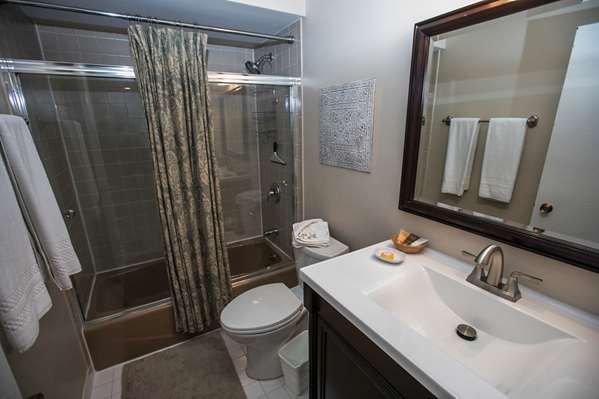 Suite - Abbey Resort Fontana