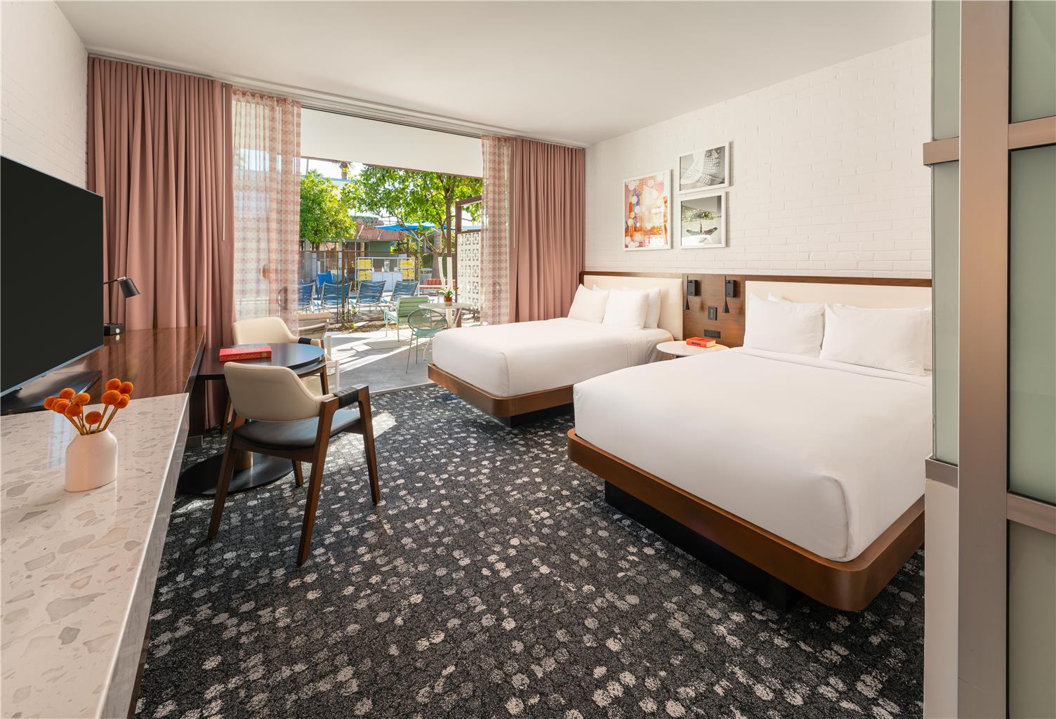 Guest photo