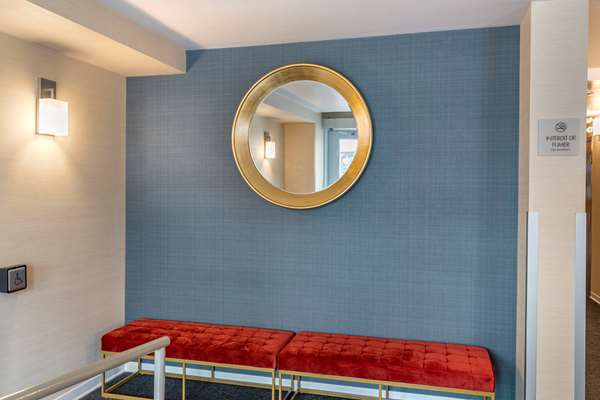  - Econo Lodge Montreal