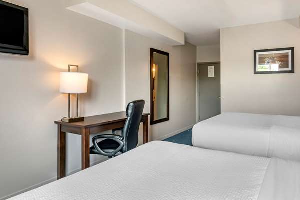  - Econo Lodge Montreal