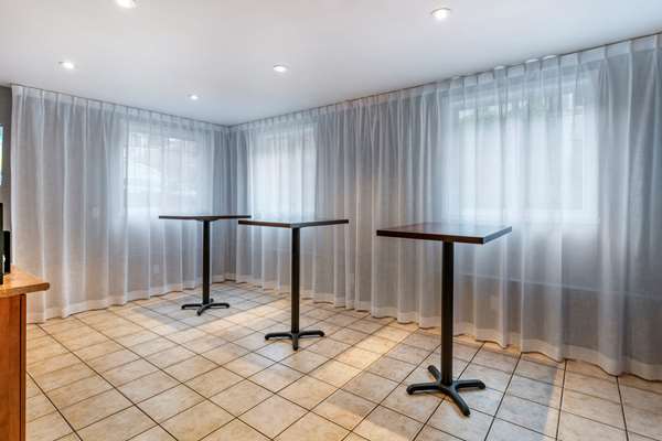 Amenities - Econo Lodge Montreal