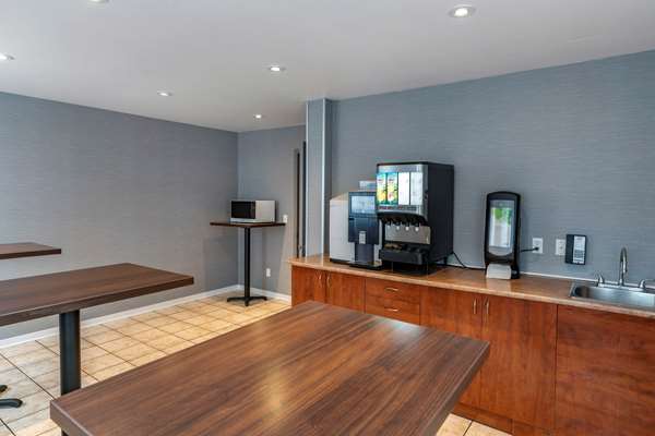 Amenities - Econo Lodge Montreal