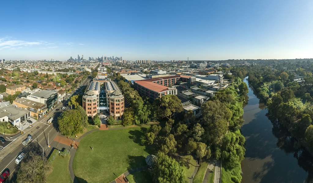 Amora Hotel Riverwalk Melbourne