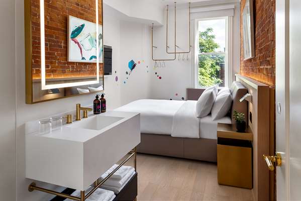  - Gladstone House West Queen West Toronto