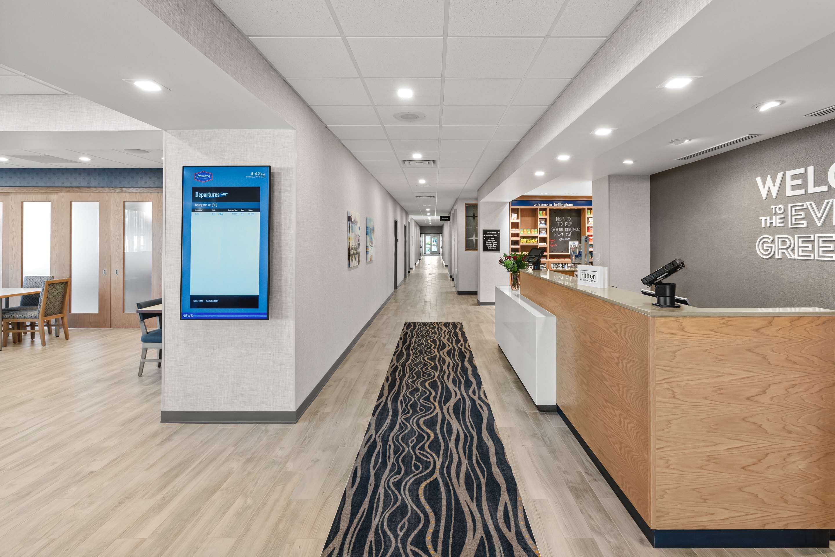 Lobby | Hampton Inn Bellingham Airport