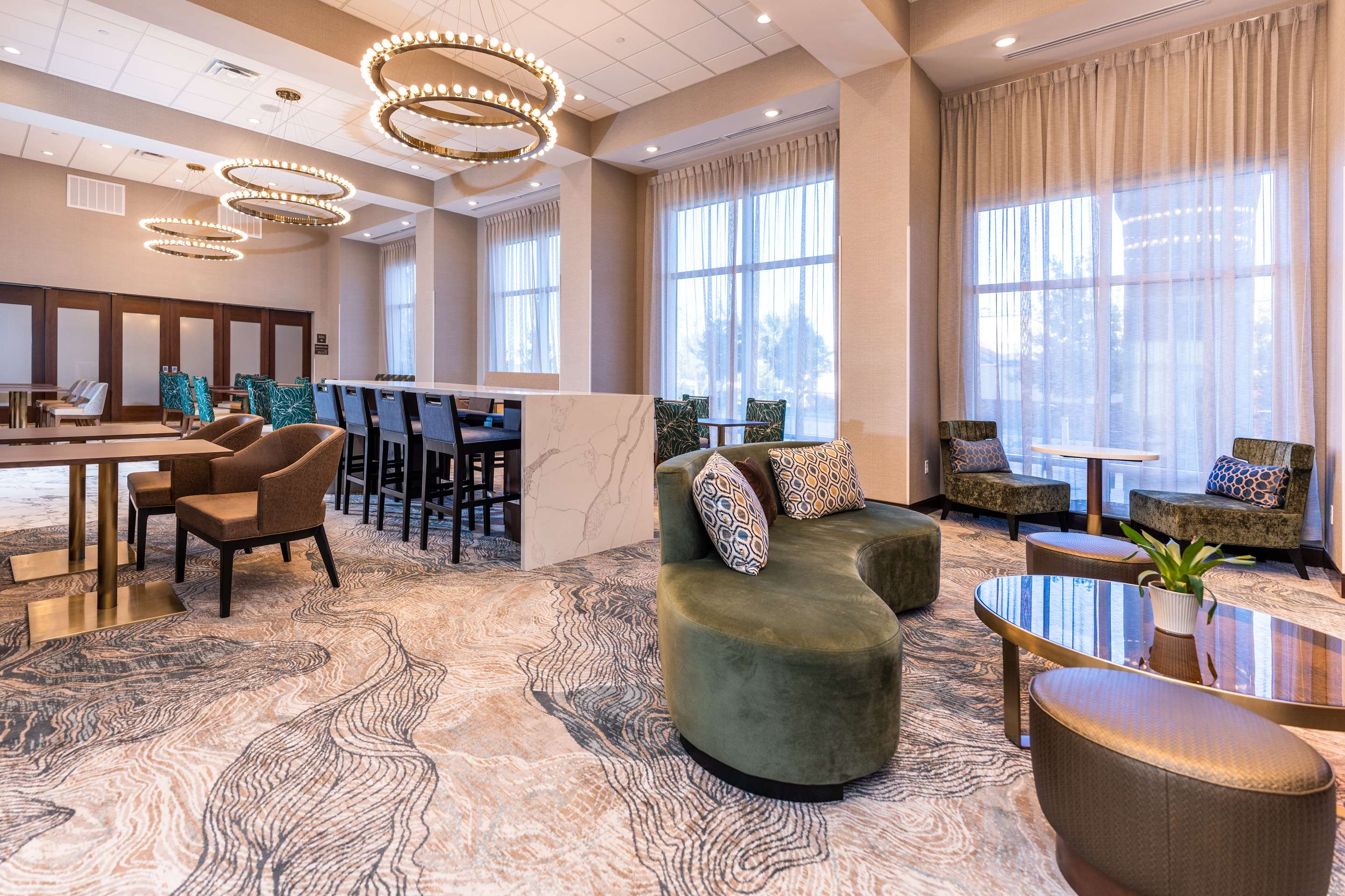 Breakfast Area | Hampton Inn & Suites Sugar Land, Tx