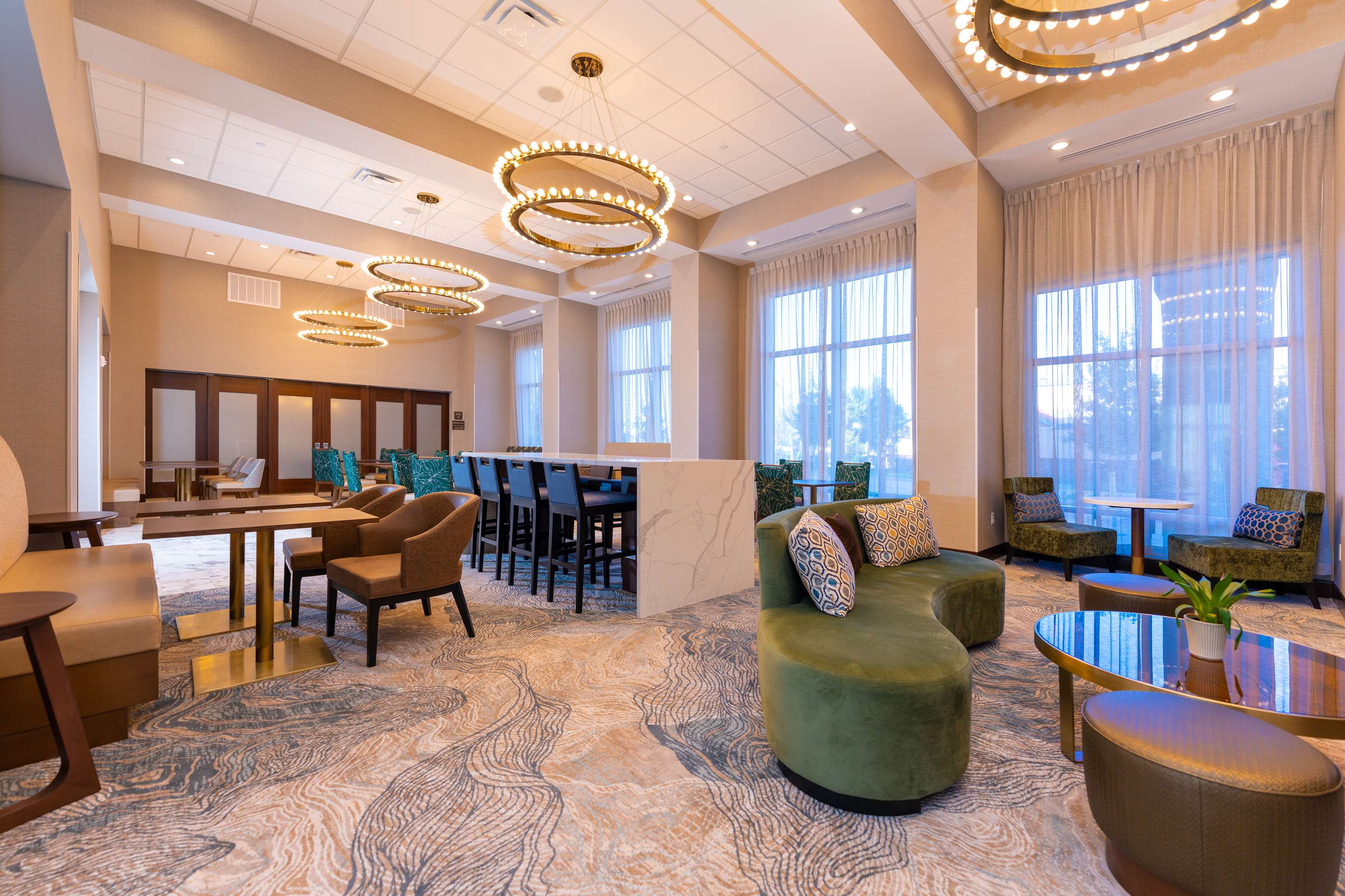 Breakfast Area | Hampton Inn & Suites Sugar Land, Tx