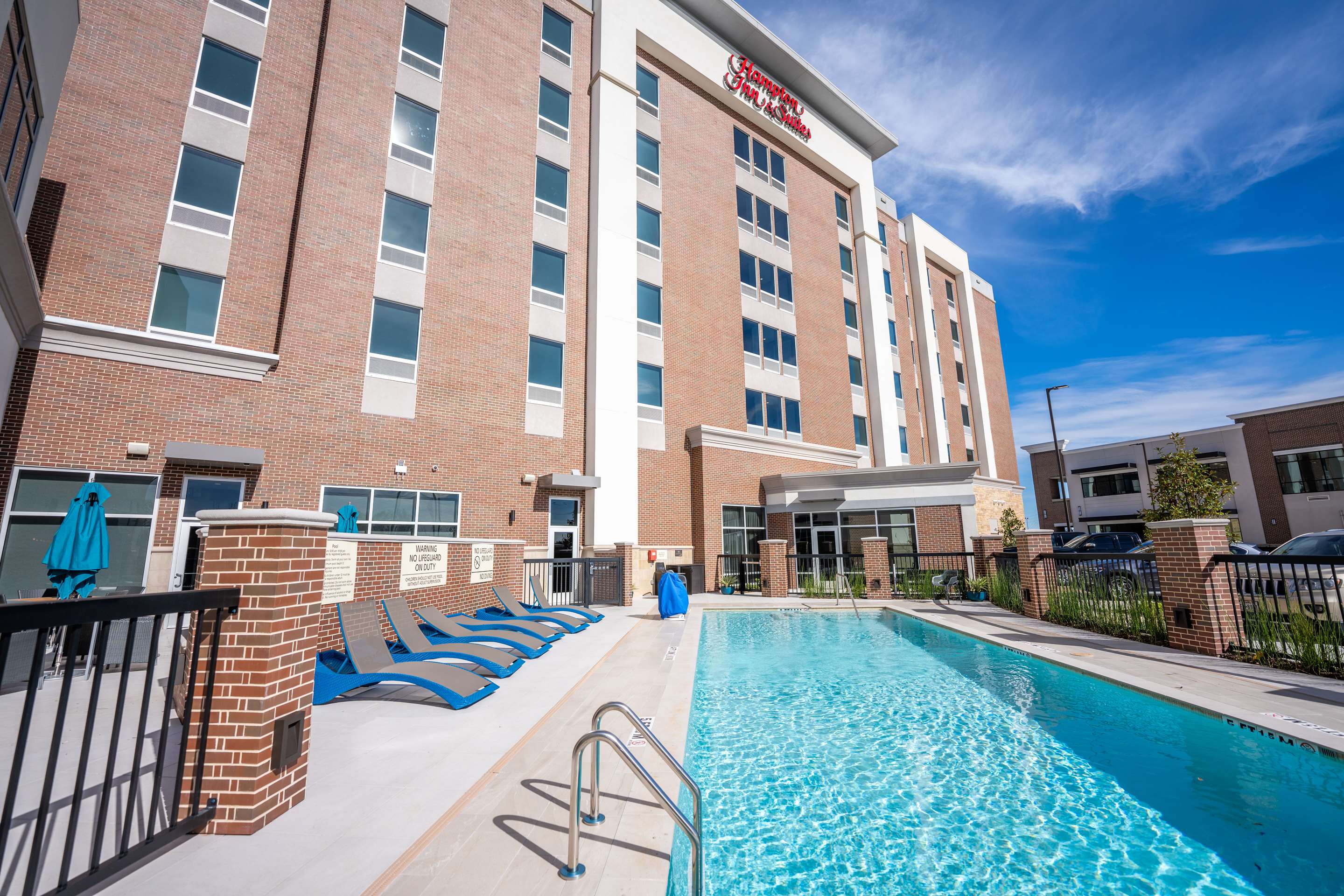 Pool | Hampton Inn & Suites Sugar Land, Tx