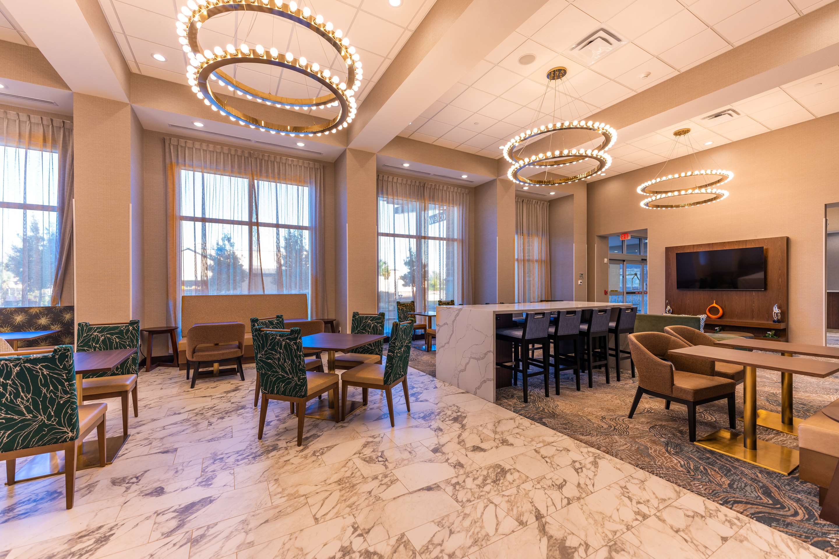 Breakfast Area | Hampton Inn & Suites Sugar Land, Tx