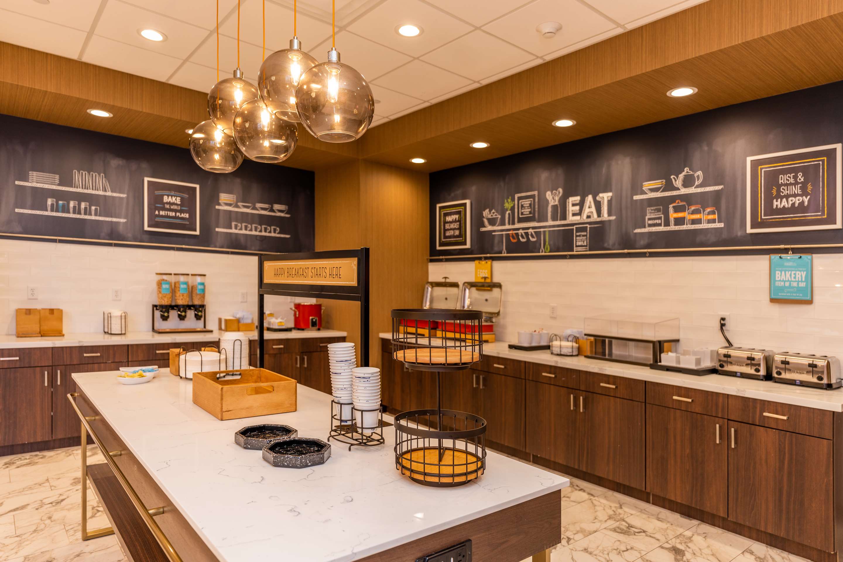 Breakfast Area | Hampton Inn & Suites Sugar Land, Tx