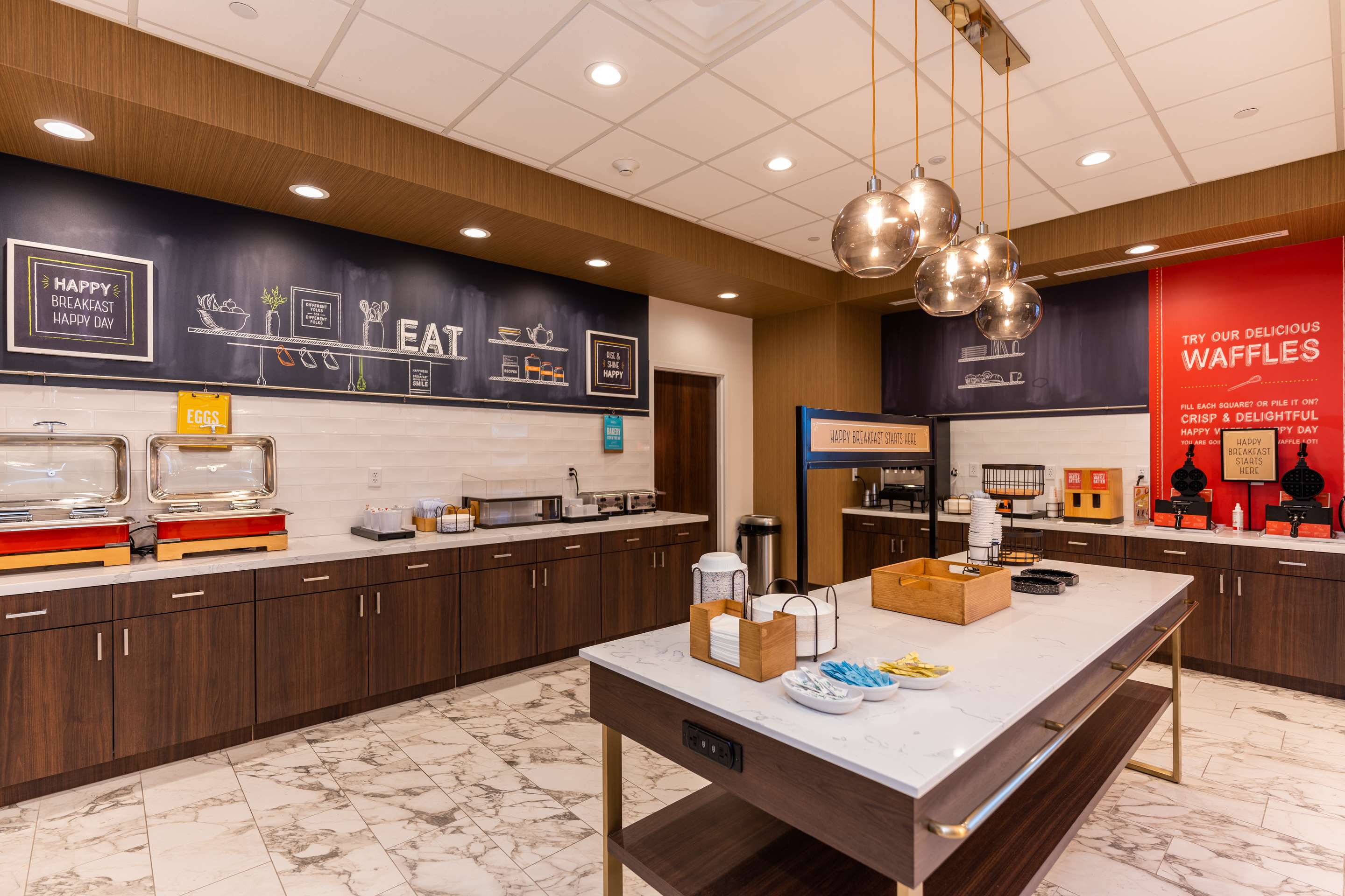 Breakfast Area | Hampton Inn & Suites Sugar Land, Tx