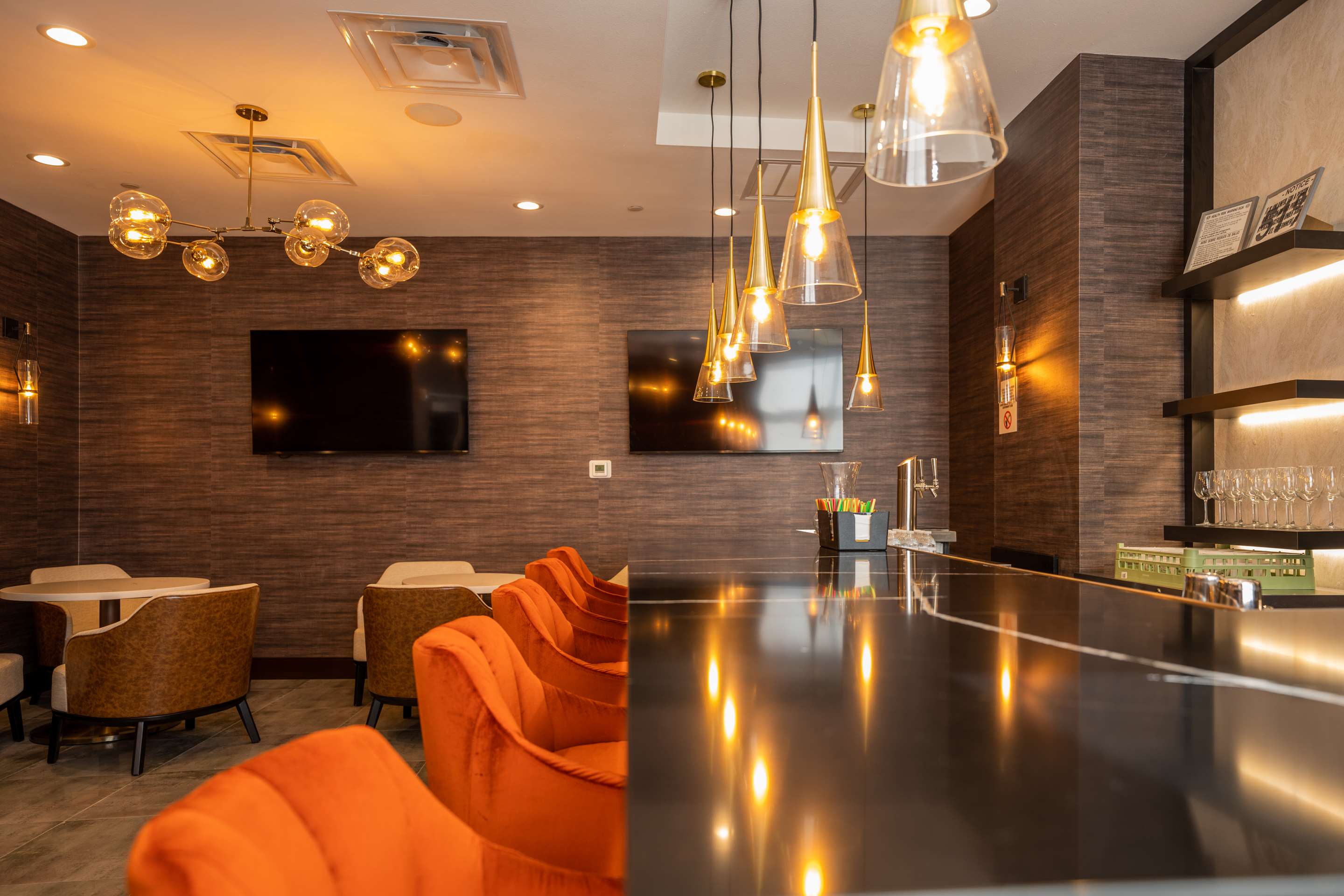 BarLounge | Hampton Inn & Suites Sugar Land, Tx