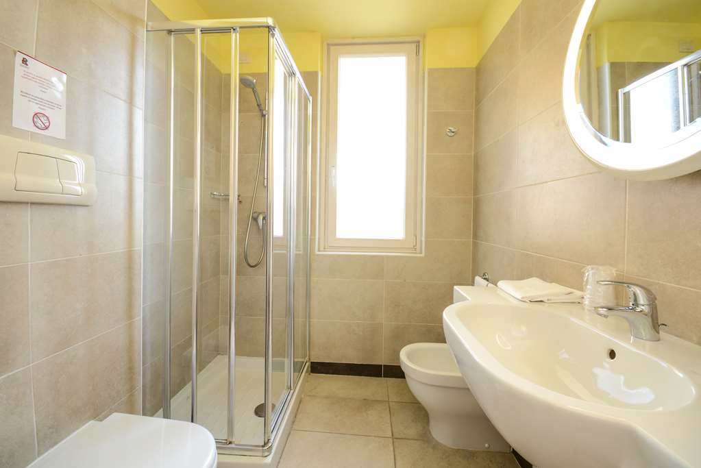 REGAL HOTEL-guestroom-Guest Room,Bathroom,On-Site.jpg