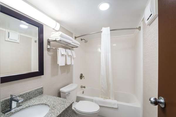 Suite - Quality Inn Bath