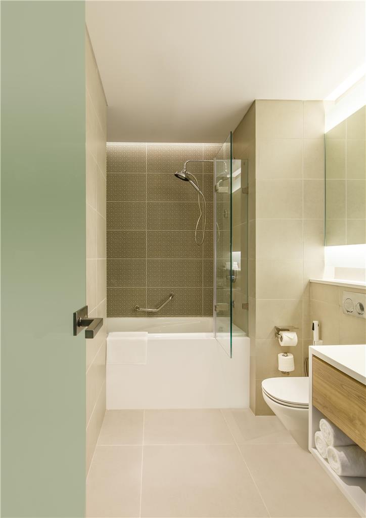 HYATT CENTRIC SOALTEEMODE KATHMANDU-guestroom-Guest Room,Bathroom,On-Site.jpg