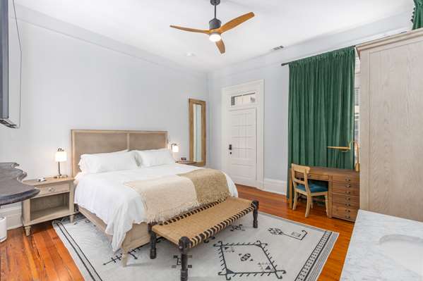 Suite - Bellwether House Hotel Savannah