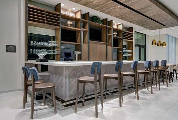 Bar - Hilton Garden Inn Madison
