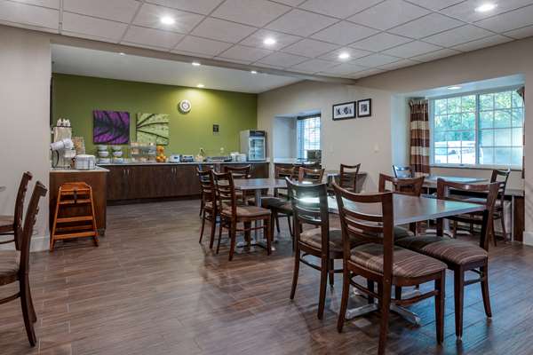 Amenities - Sleep Inn & Suites Kalamazoo - I-94, Exit 72