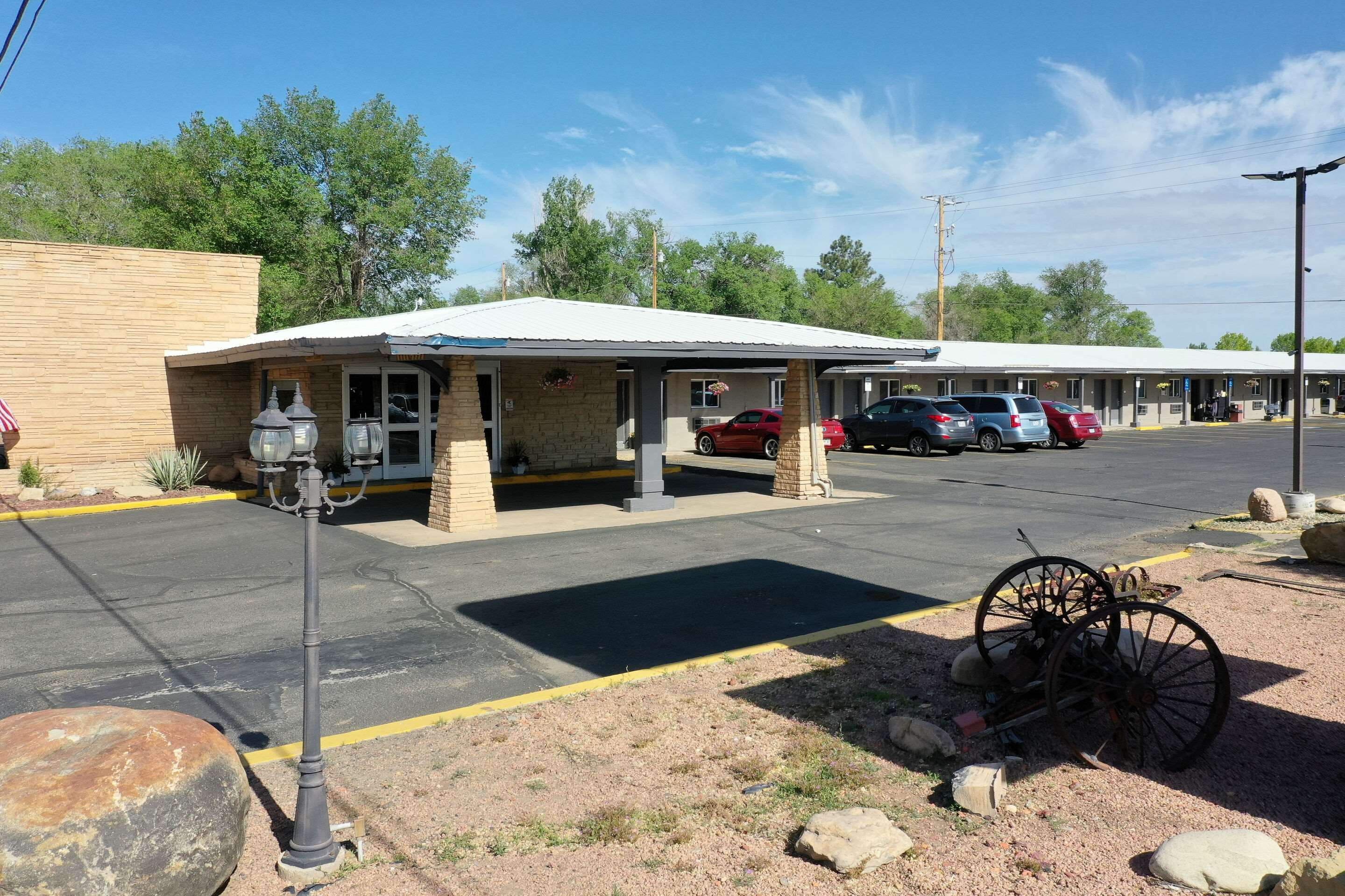 Hotel exterior | Quality Inn