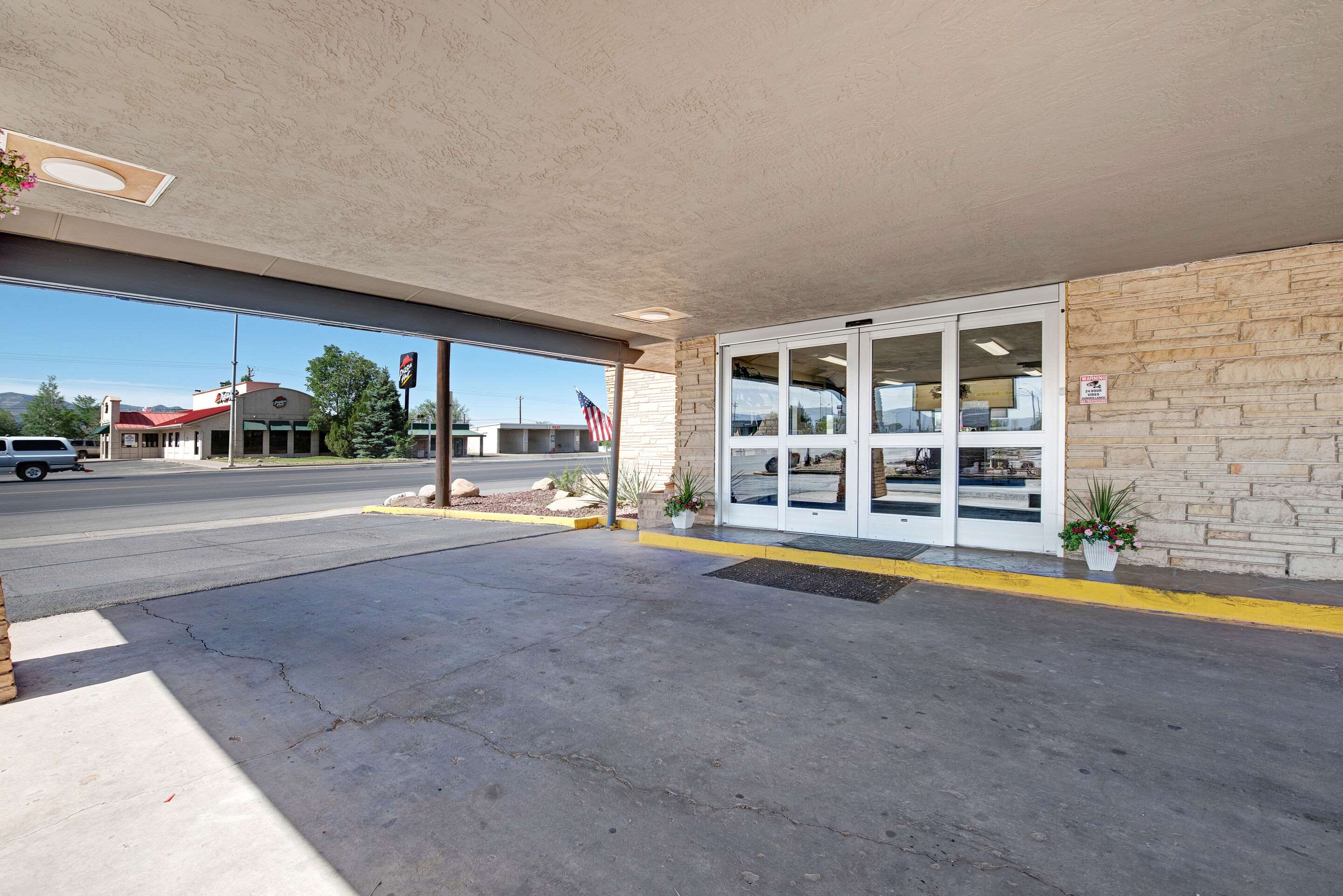 Hotel exterior | Quality Inn