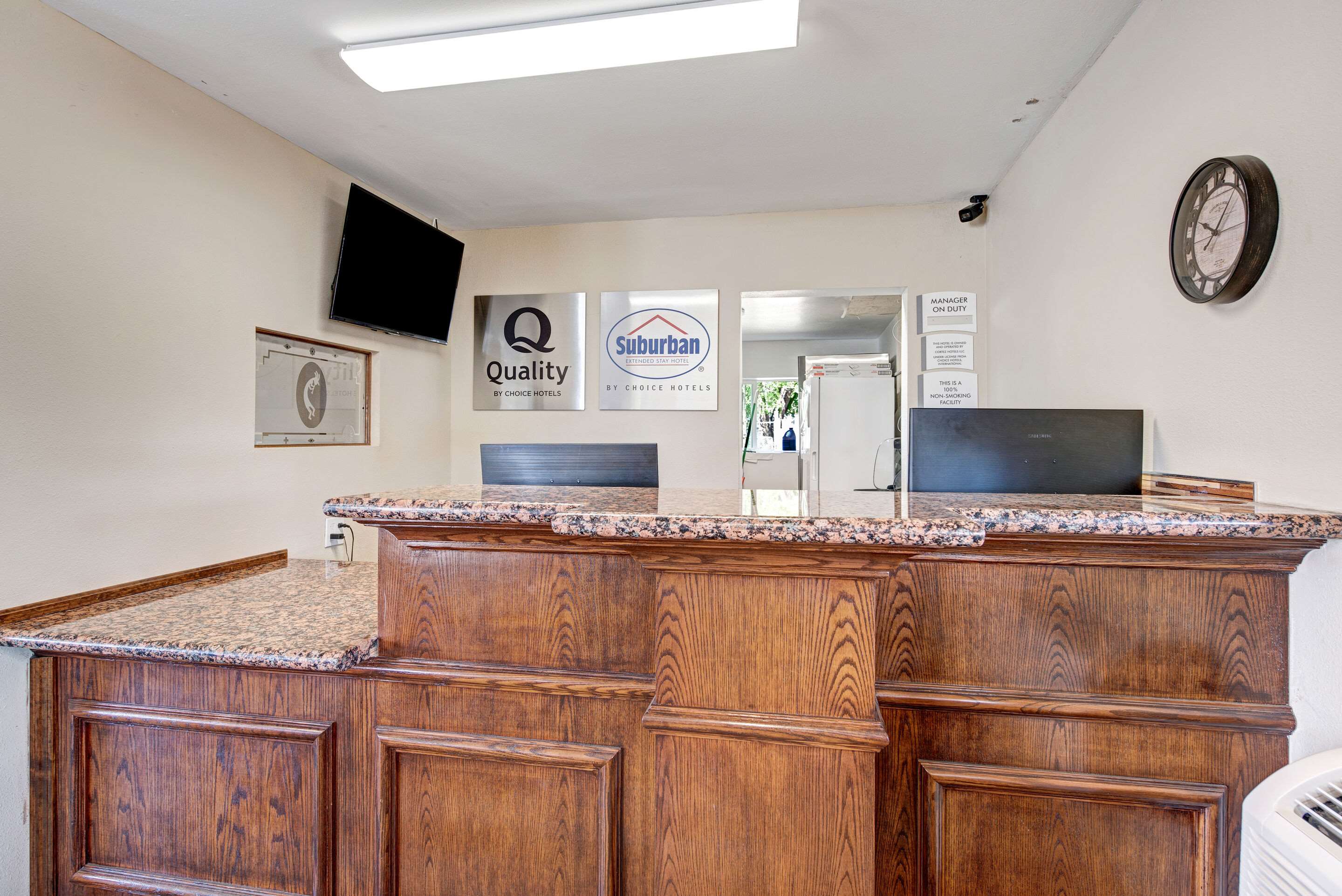 Front desk | Quality Inn