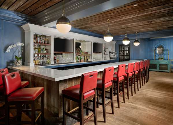 Bar - Harbor View Hotel on Martha's Vineyard Edgartown