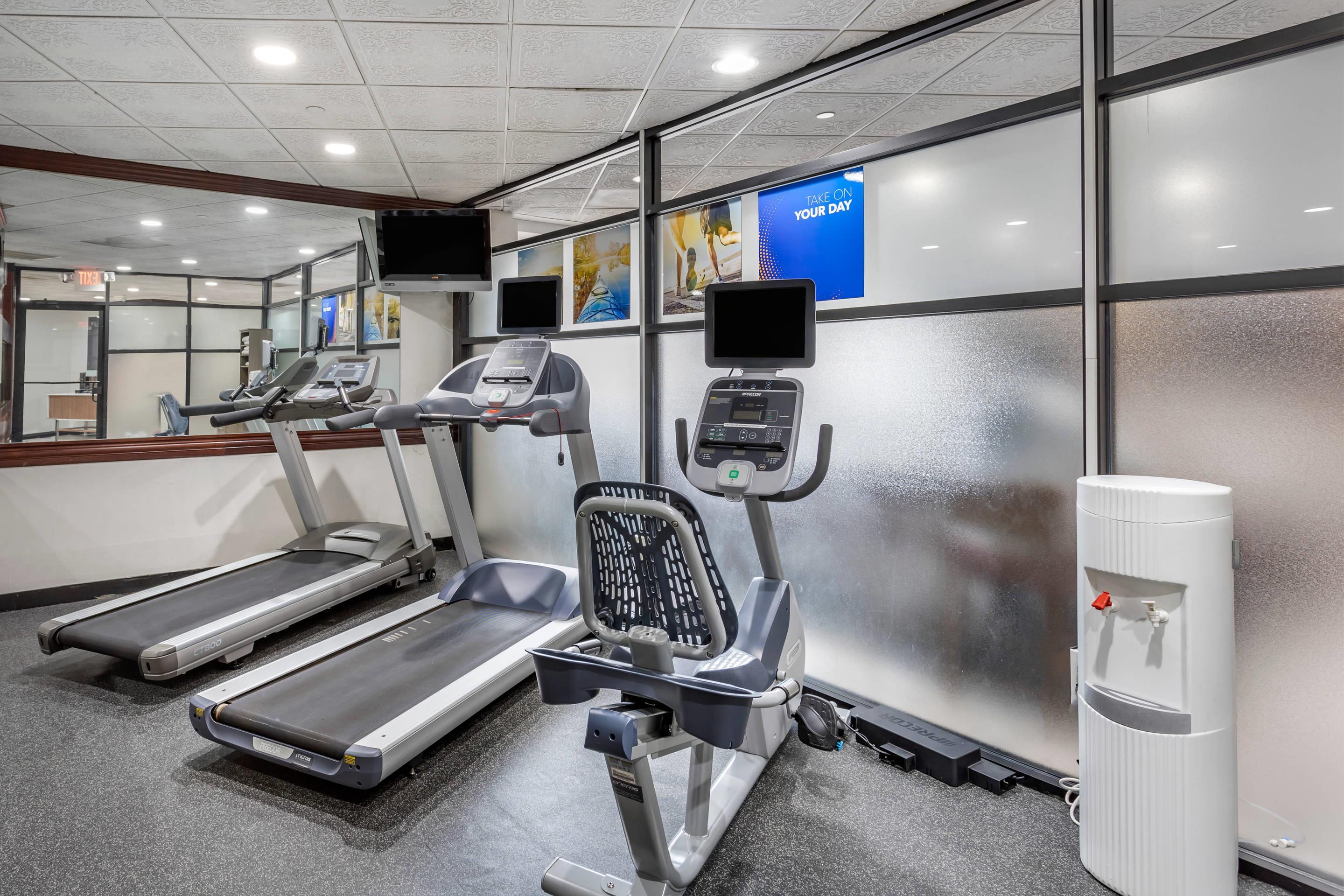 Fitness center | Comfort Inn Paramus
