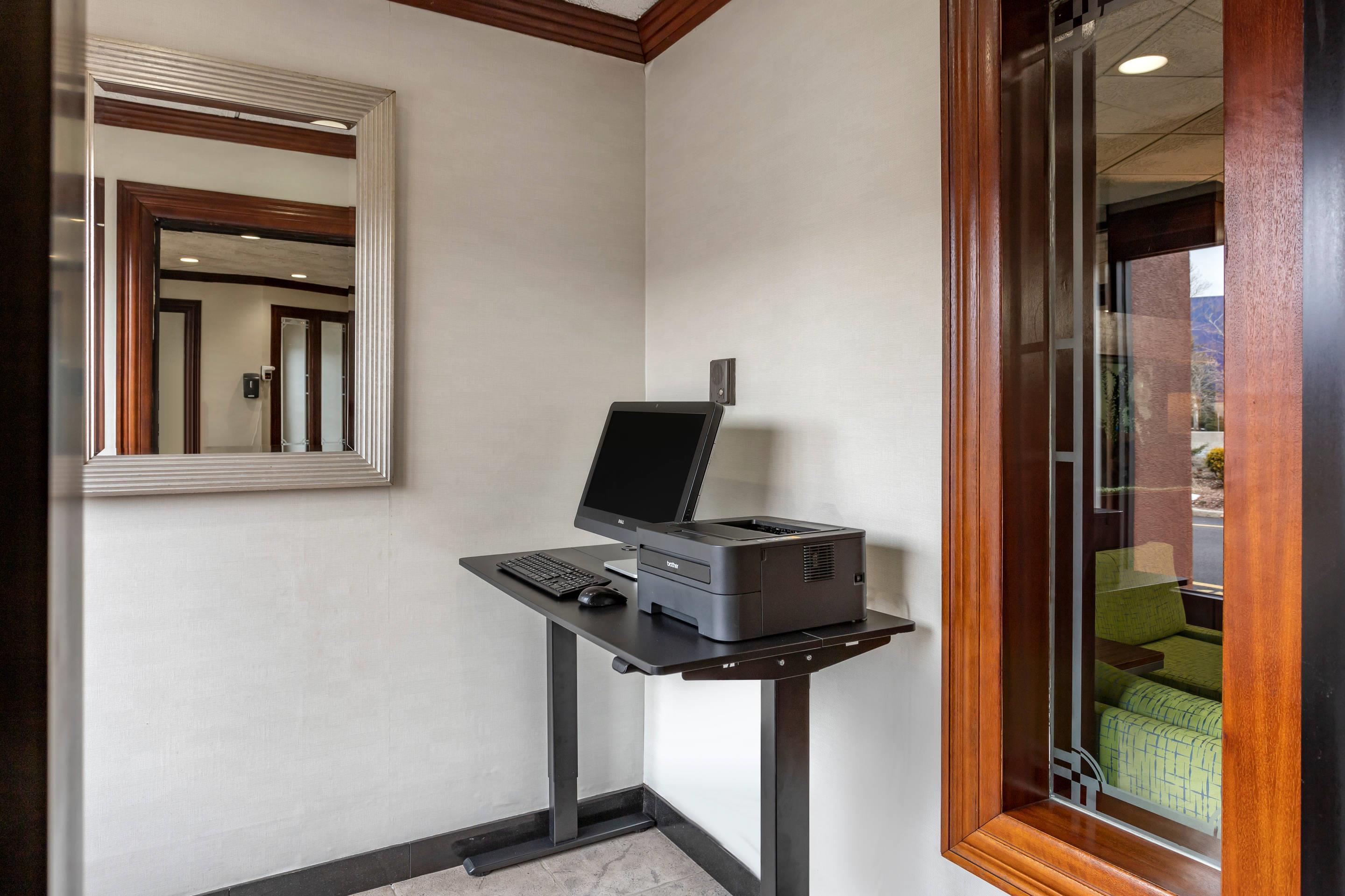 Business center | Comfort Inn Paramus
