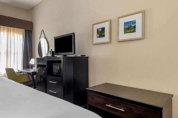 Suite - Comfort Inn Sherman