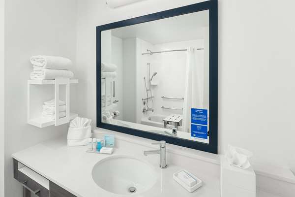  - Hampton Inn Ashland City