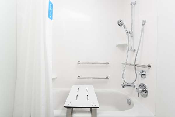  - Hampton Inn Ashland City