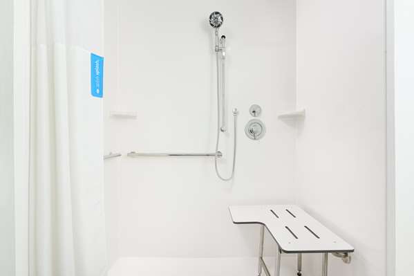  - Hampton Inn Ashland City