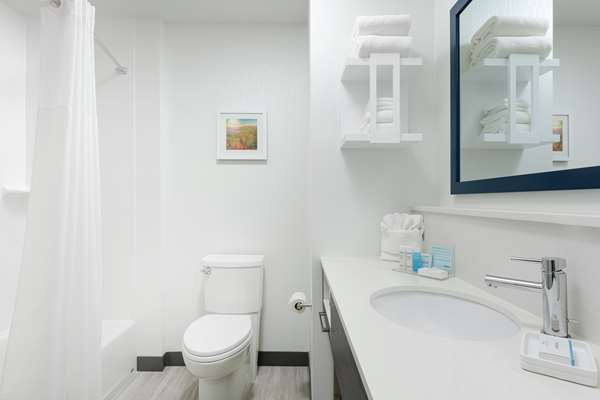  - Hampton Inn Ashland City