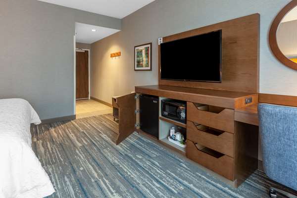  - Hampton Inn & Suites Bloomfield Hills