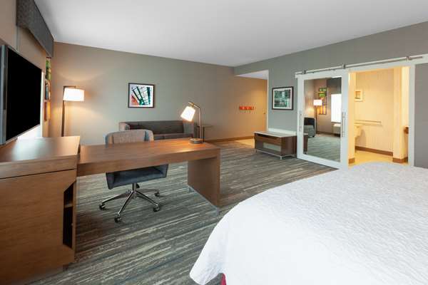  - Hampton Inn & Suites Bloomfield Hills