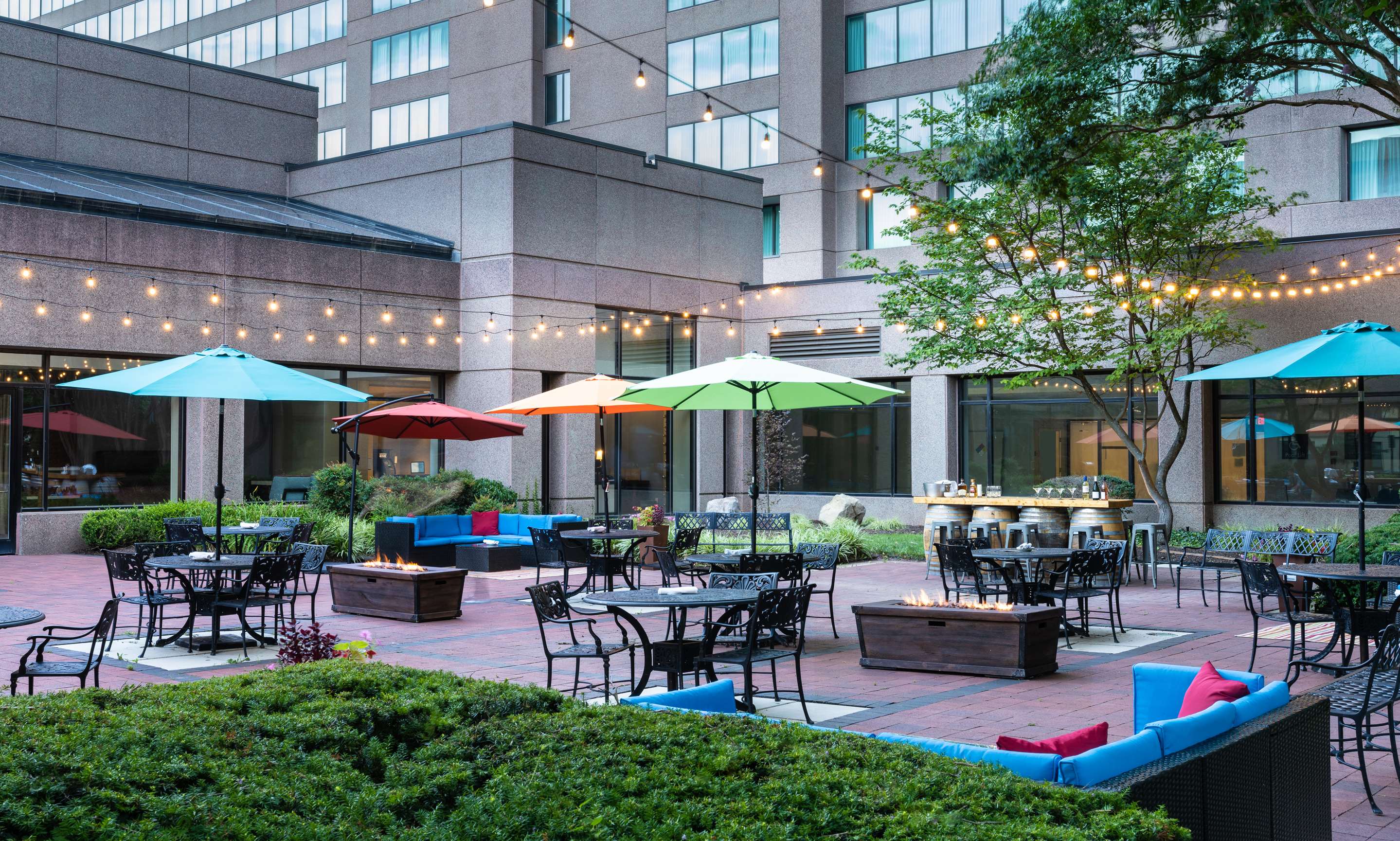 Exterior | Hilton Fairfax, Va