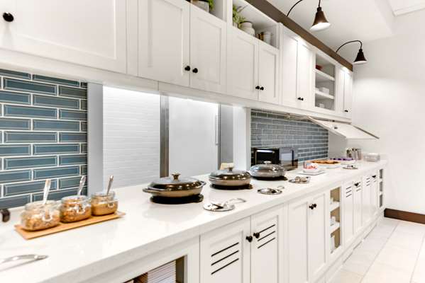 Amenities - Hyatt Place Hotel Downtown Colorado Springs - I-25, Exit 142