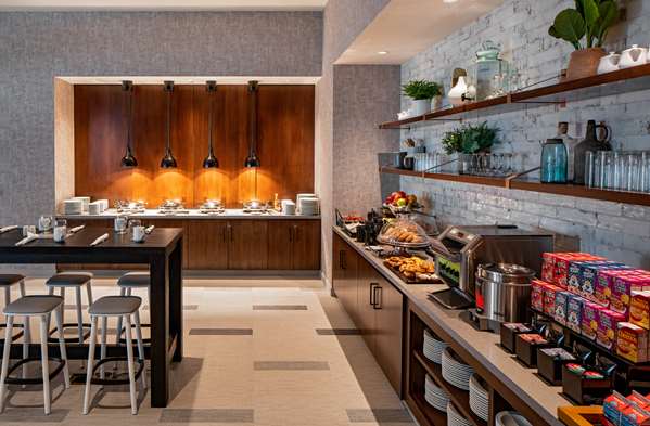 Amenities - Hilton Garden Inn University Capitol District Austin - I-35, Exit 235A