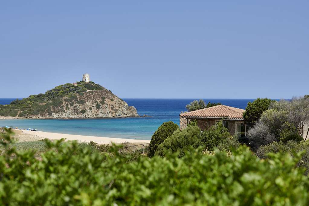 Baia di Chia Resort Sardinia, Curio Coll