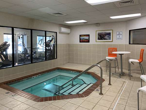 Pool - Comfort Inn Oakdale - I-694, Exit 57