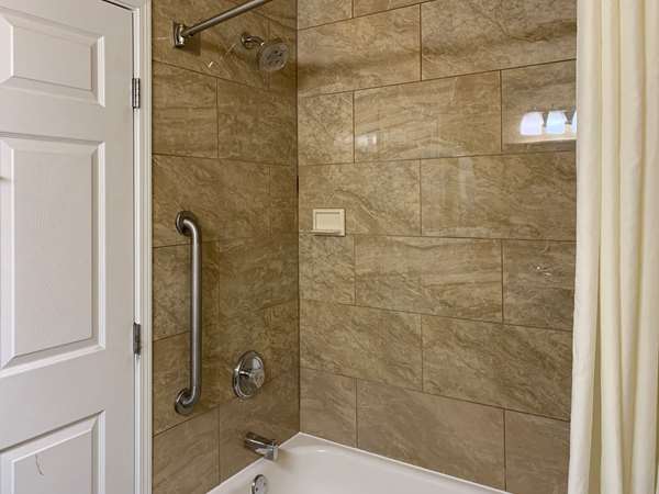  - Comfort Inn Oakdale - I-694, Exit 57