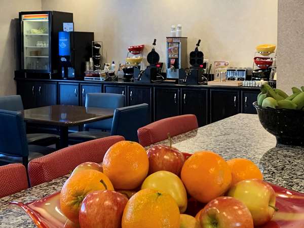 Amenities - Comfort Inn Oakdale - I-694, Exit 57