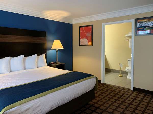  - Comfort Inn Oakdale - I-694, Exit 57