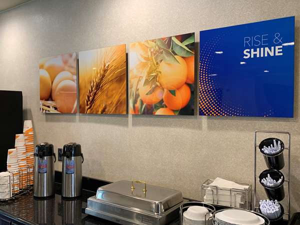 Amenities - Comfort Inn Oakdale - I-694, Exit 57